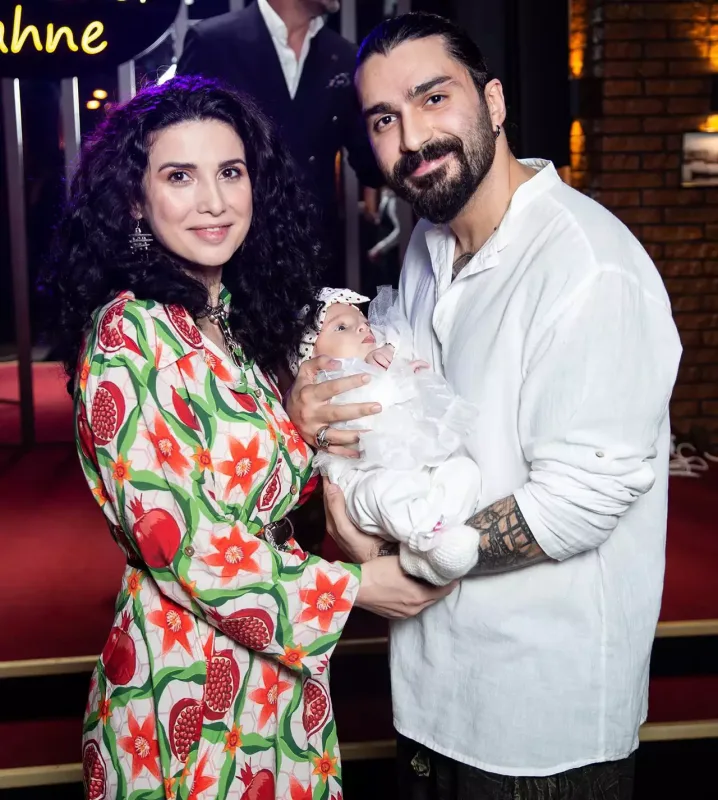 İbrahimlə Aydan 3-cü evlilik ildönümünü qeyd edir...