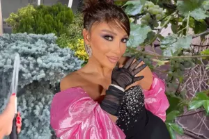 Günay villasında bağbanlıq etdi - Video