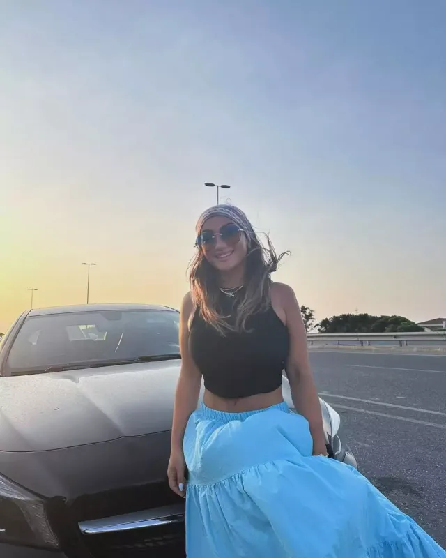 Zümrüddən maşını ilə şəkillər