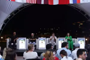 Diaspor Gənclərinin V Yay Düşərgəsində tanınmış aktyorlarla görüş keçirilib