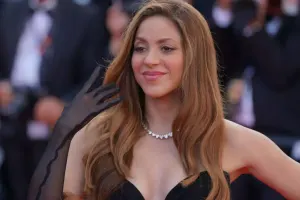 Şakira naməlum kişi ilə görüşə getdi