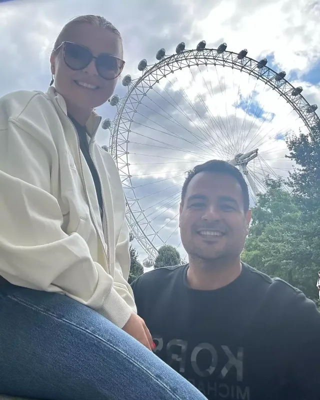 Sevda həyat yoldaşı ilə Londonda