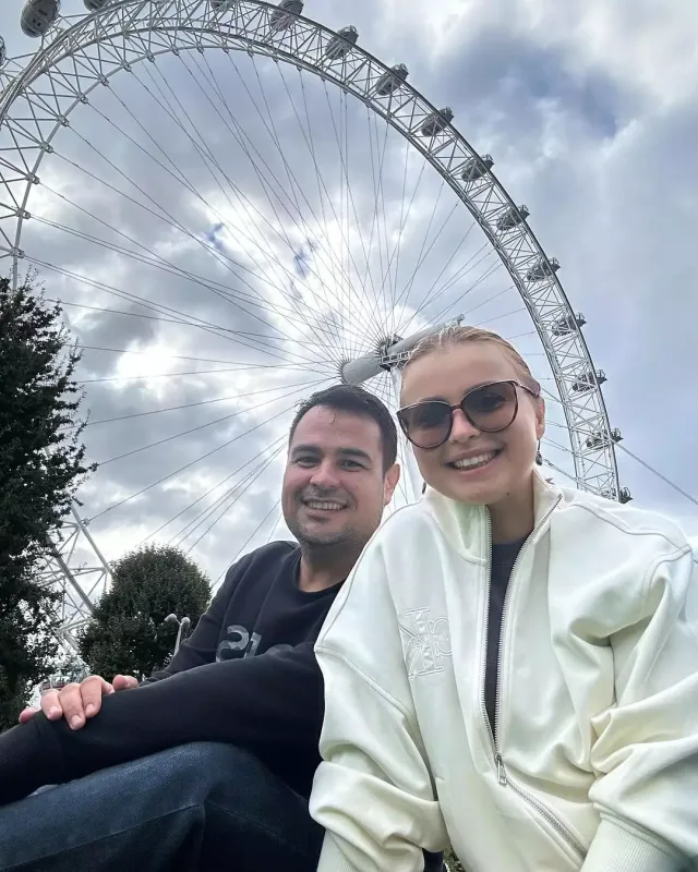 Sevda həyat yoldaşı ilə Londonda