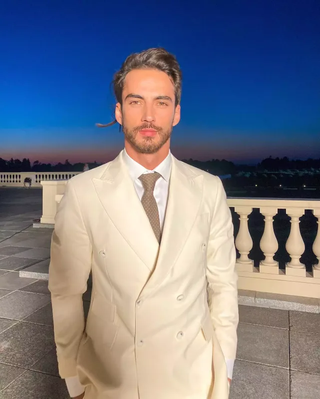 “Əcəb edirəm” - Rəqslərinə görə tənqid olunan Corc