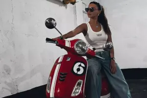 Ayseldən motosikletdə fotolar