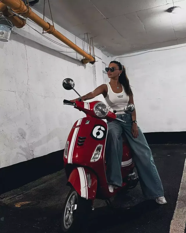 Ayseldən motosikletdə fotolar