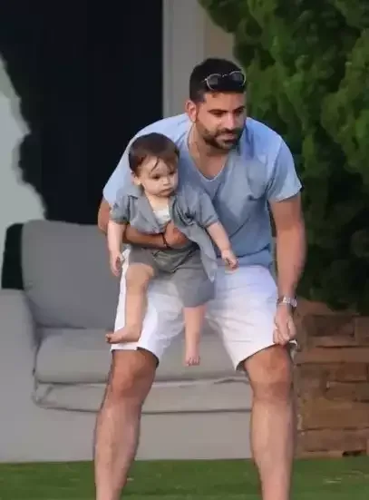 Lindsi Lohan əri və oğlu ilə Kaliforniyada...