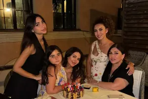 Günel Bakıdakı tətilindən fotolarını paylaşdı