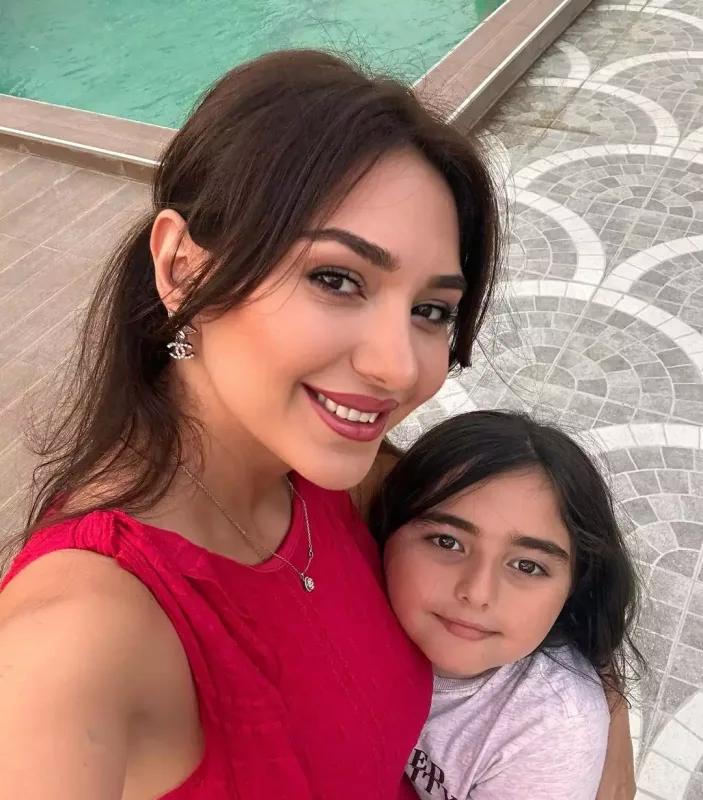 Günel Bakıdakı tətilindən fotolarını paylaşdı