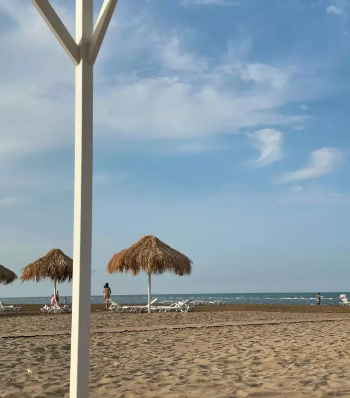 Günel Bakıdakı tətilindən fotolarını paylaşdı