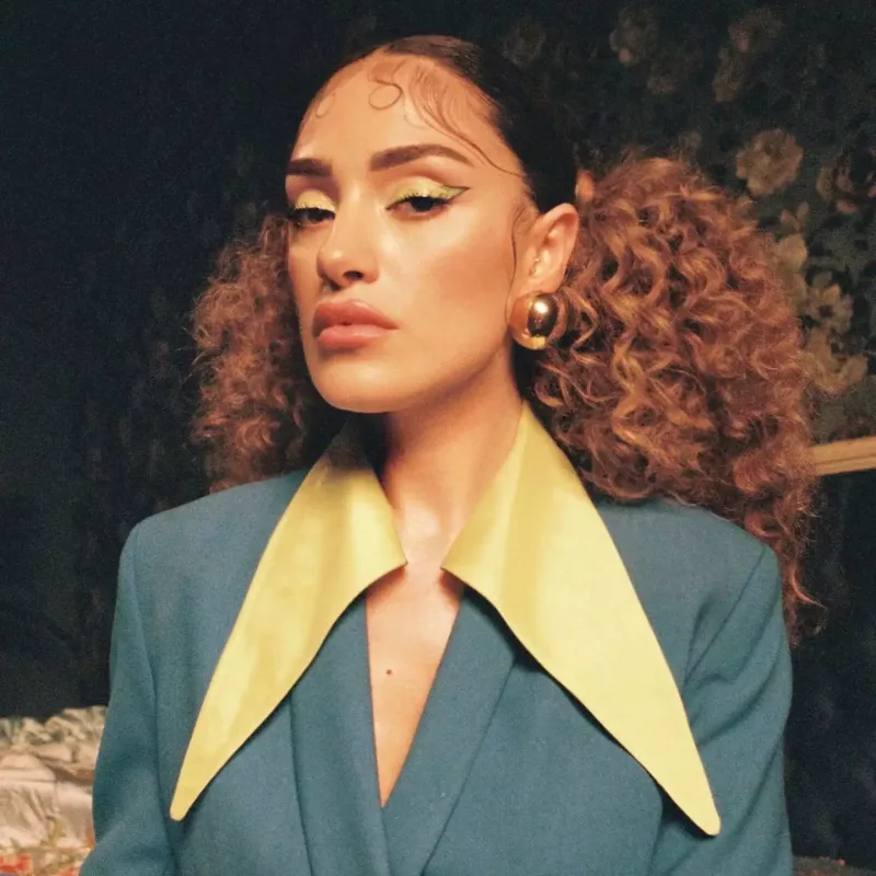 Qızı Tatlısesin soyadını silir