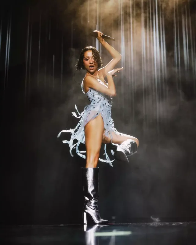 Zeynep Bastıkın Bakı konserti təxirə salındı