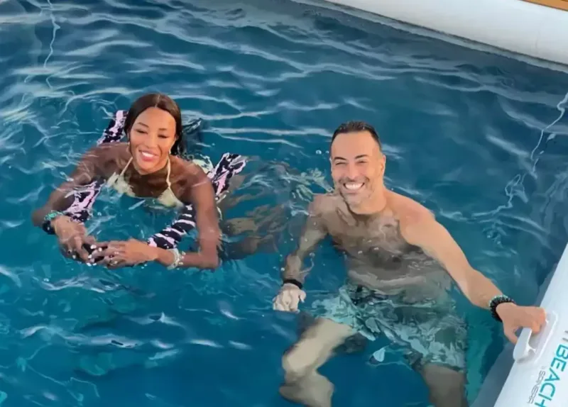 Naomi milyonçu sevgilisi tətil paylaşımları