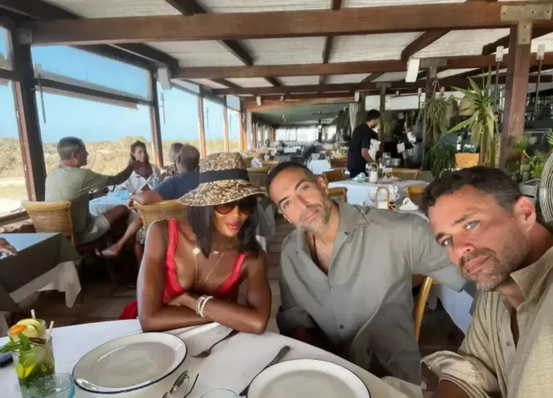 Naomi milyonçu sevgilisi tətil paylaşımları