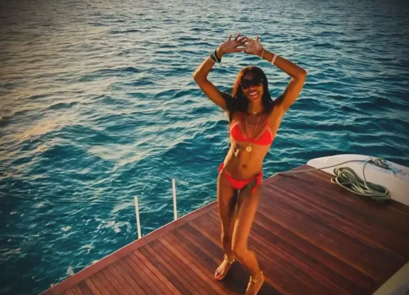 Naomi milyonçu sevgilisi tətil paylaşımları