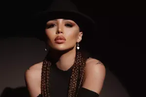 Renka söyüş söyən sürücüdən şikayətləndi - Video