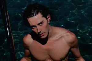 Anardan yarıçılpaq fotolar