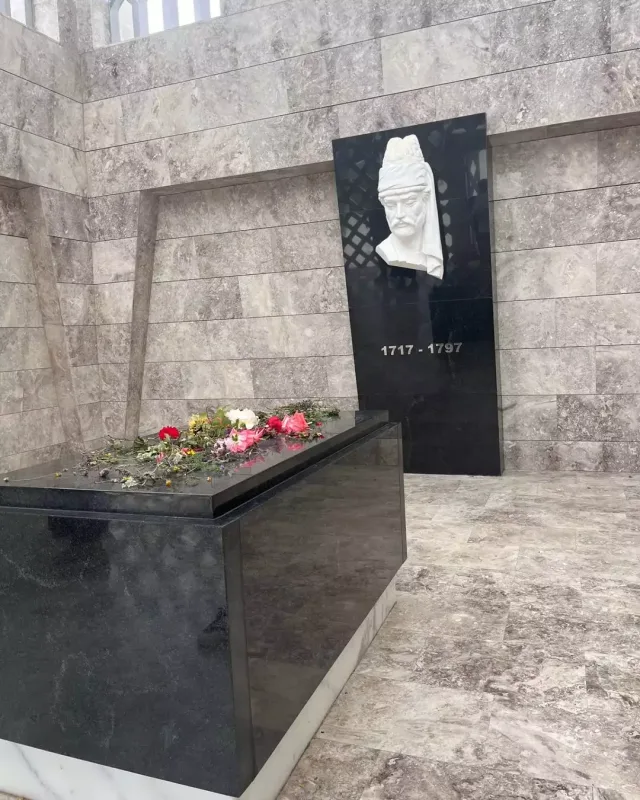 “Anamı nəvələriylə əcdadlarımızın yurduna gətirdim”