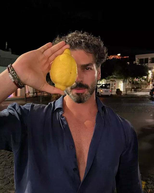 Şükrünün Kapridəki tətili