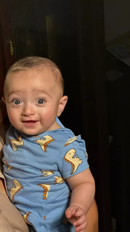 Gülben Tatlısesin yeni doğulan nəvələri ilə görüşdü