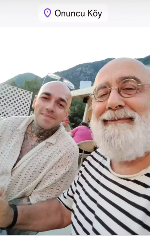 Erməni yazarla görüşən Ezhelə irad!