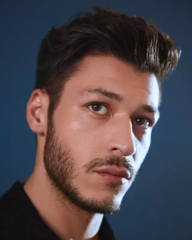 Eşqlərini əl-ələ təsdiqlədilər!