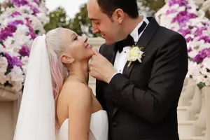 Məşhur müğənni övladını itirdi