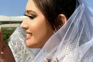 Azərbaycanlı müğənni gəlinlikdə!