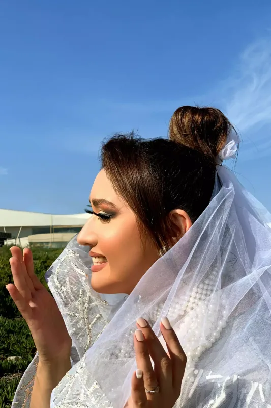 Azərbaycanlı müğənni gəlinlikdə!