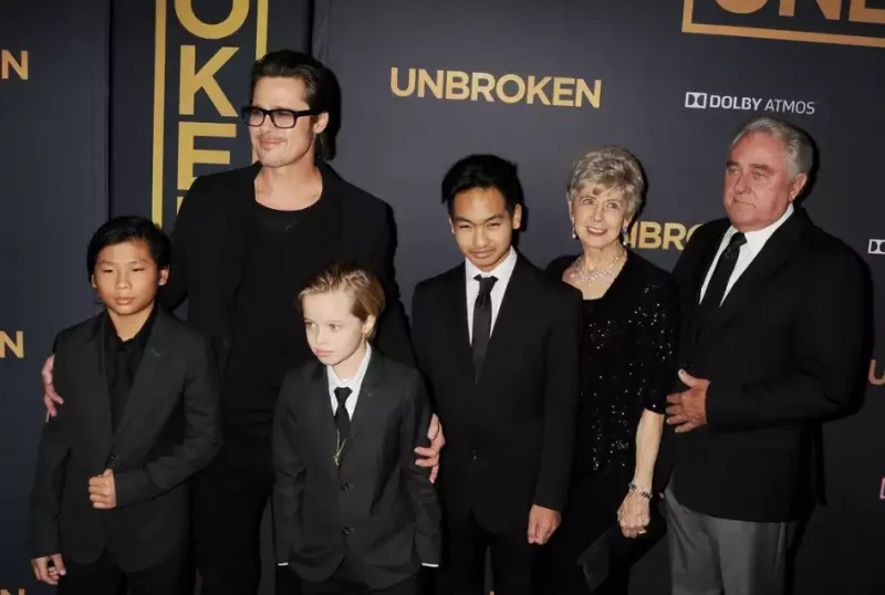 Qızı Bred Pittin soyadından imtina etdi