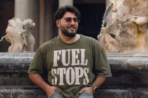 “Özümü dəyərsiz hiss etdiyim yerlərdə qalmıram”