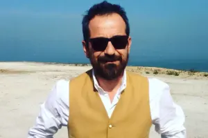 55 yaşında ikinci dəfə ata olur