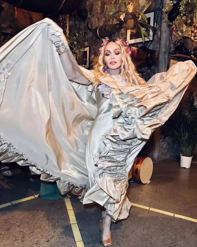 Madonna doğum gününü Pompeydə qeyd etdi