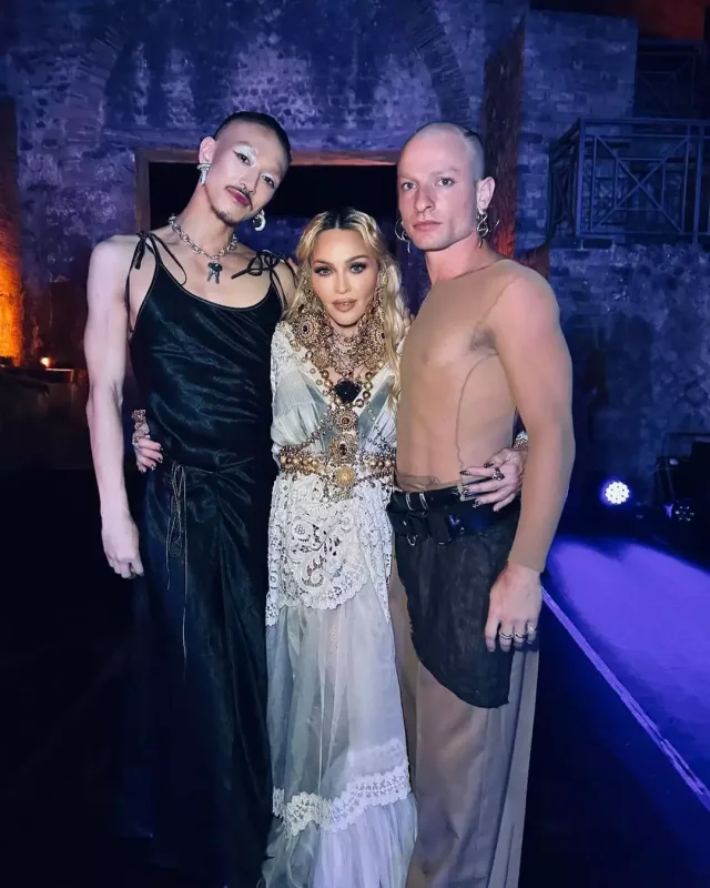 Madonna doğum gününü Pompeydə qeyd etdi