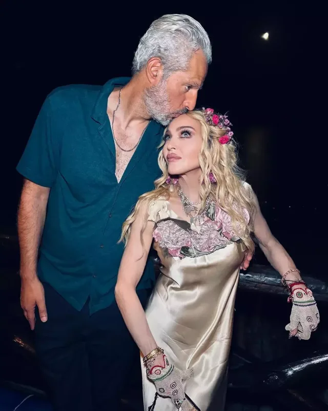 Madonna doğum gününü Pompeydə qeyd etdi