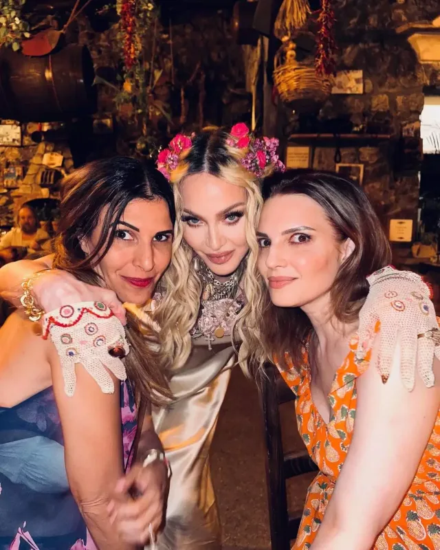 Madonna doğum gününü Pompeydə qeyd etdi