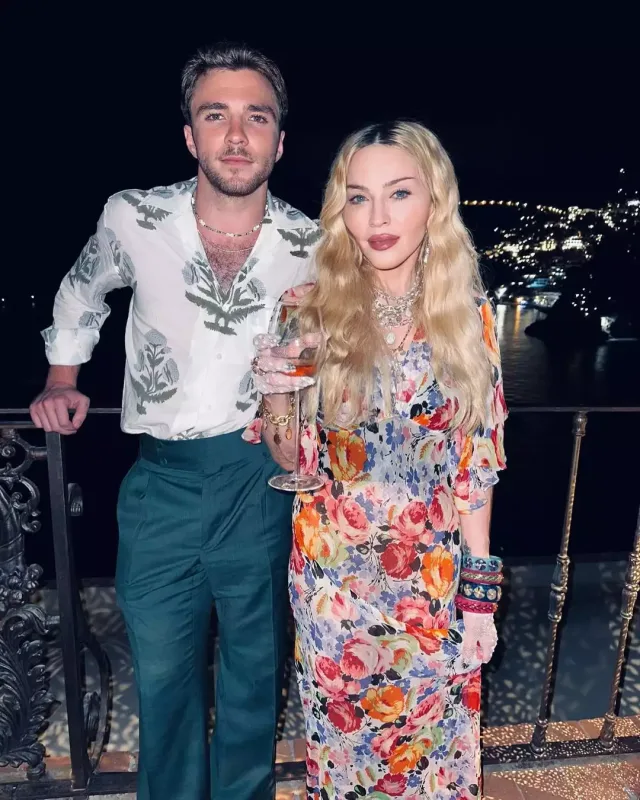 Madonna doğum gününü Pompeydə qeyd etdi