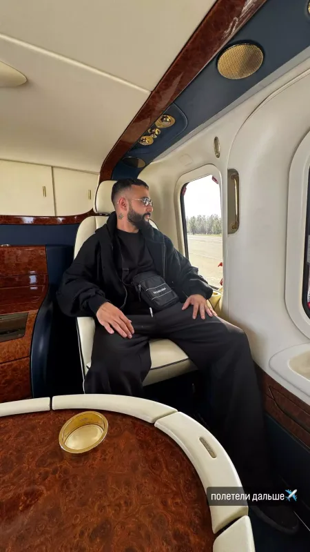 Hüseyn velosipedlə Şuşanı gəzdi