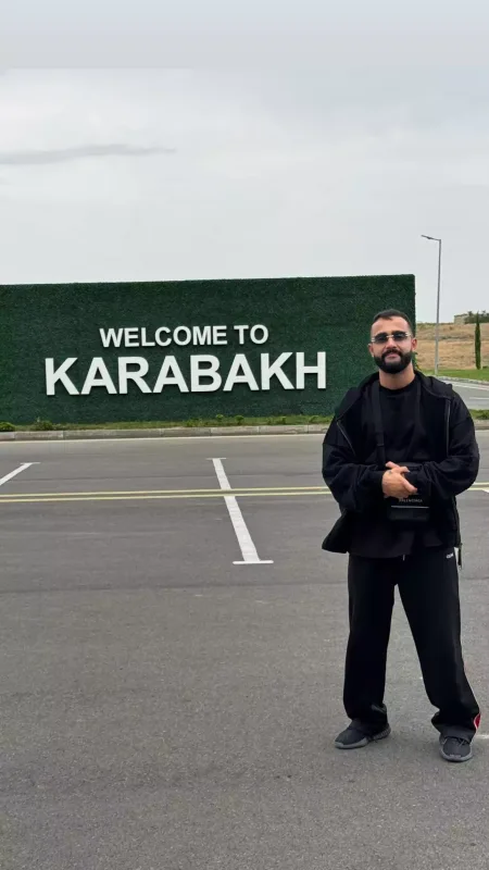 Hüseyn velosipedlə Şuşanı gəzdi