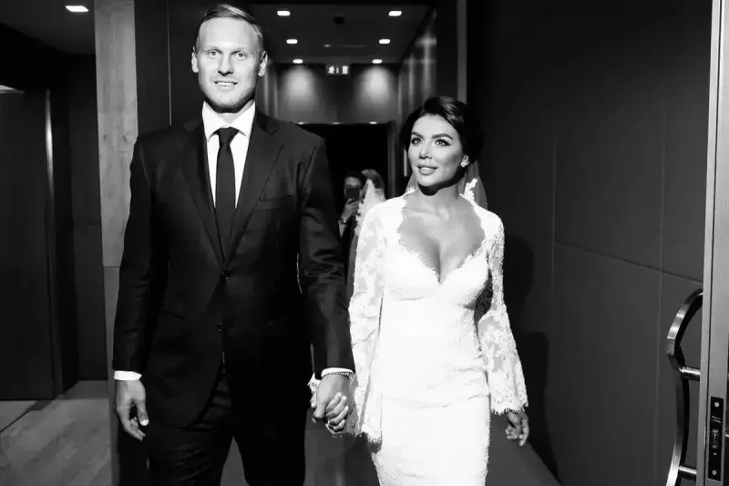 İdmançı ayrıldığı müğənni arvadını biabır etdi