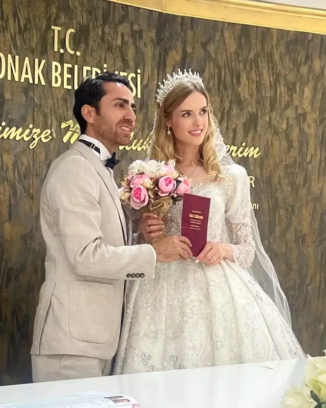 Türkiyəli aktrisa adını dəyişdi