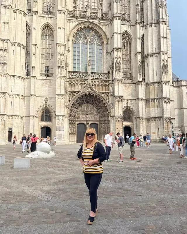 Nüşabə Avropadan fotolarını paylaşdı