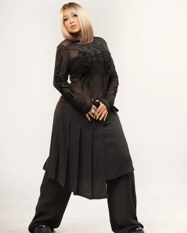 Damla sıfırladığı səhifəsini doldurur