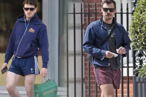 Məşhurların mini şort dəbi