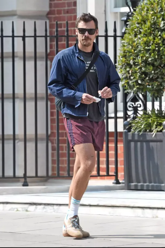 Məşhurların mini şort dəbi