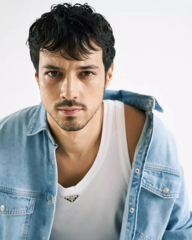 Mert onunla sevgili imiş...