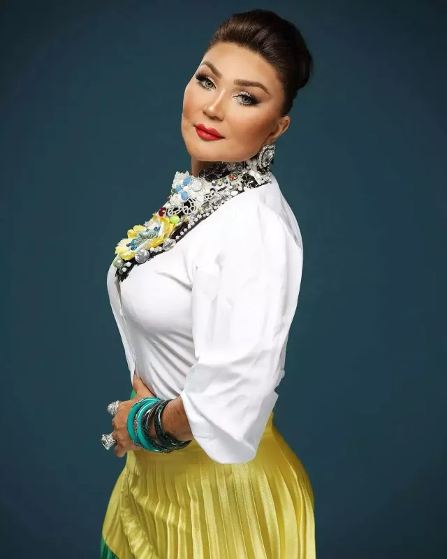 Nazpəri Dostəliyeva yenə fərqli tərzdə