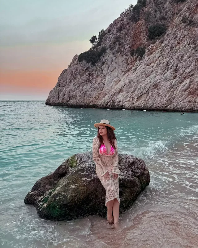 Ayseldən bikinili fotolar