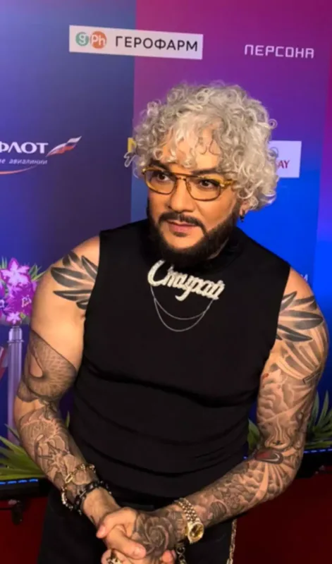 Kirkorov görünüşü ilə məəttəl qoydu