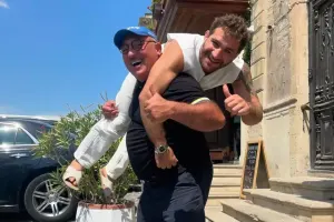 Bəhram Hidayəti belinə qaldırdı